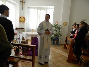 preotul si adoratia