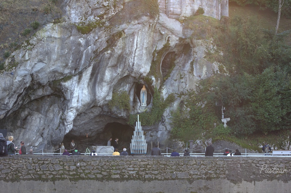 lourdes grota