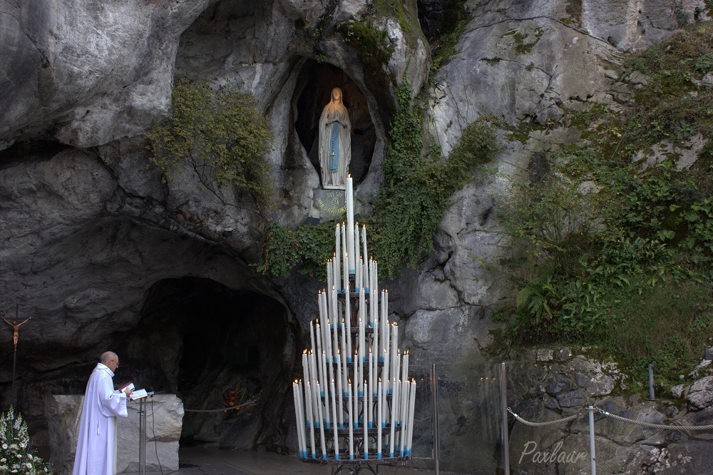 Lourdes_rozariul la grota