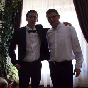 Mai mult decat frati_prieteni