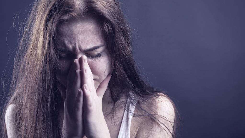 violenta no respect femeie rugaciune