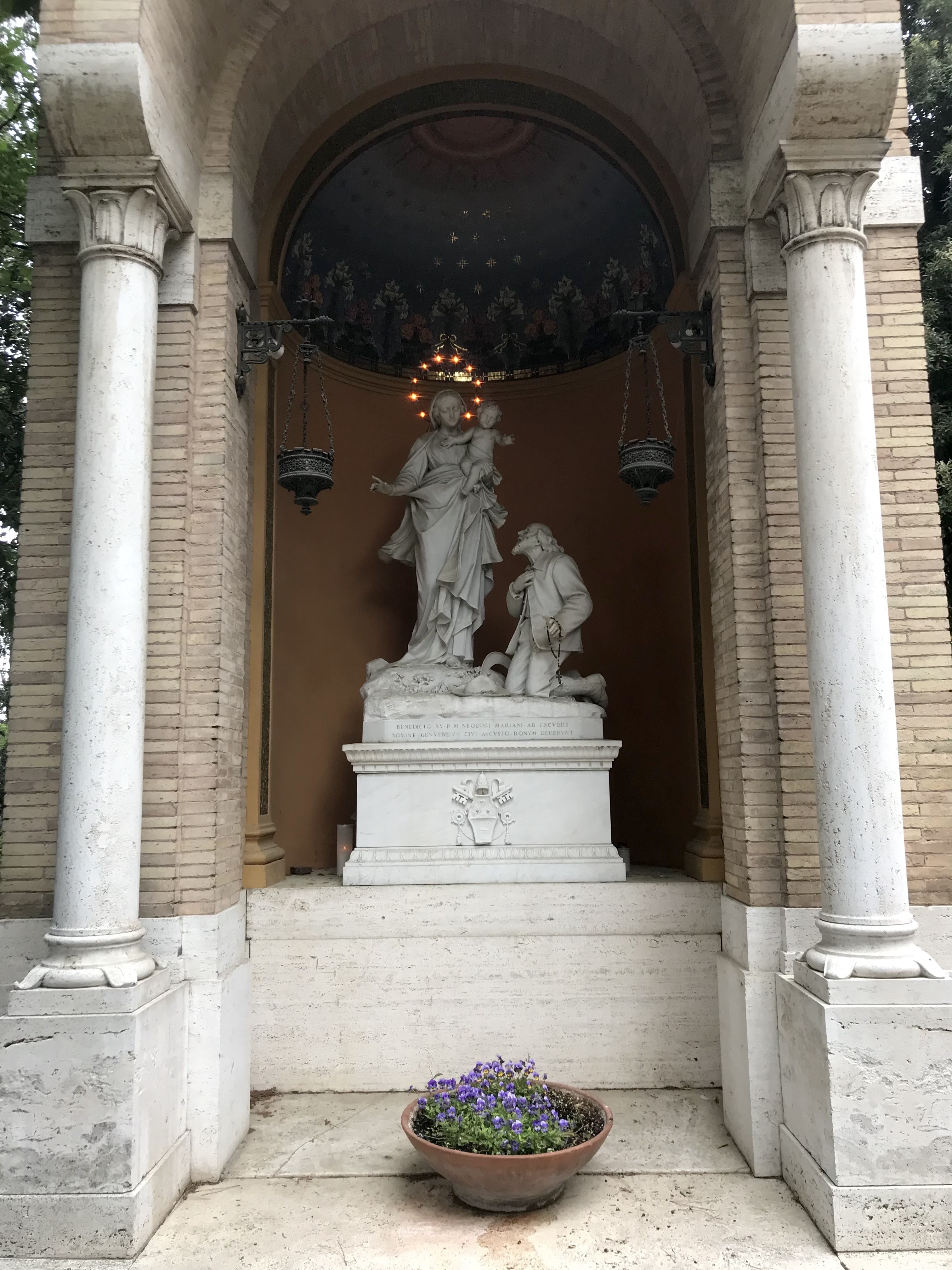 Sfanta Fecioara Maria Gradinile Vaticanului 1